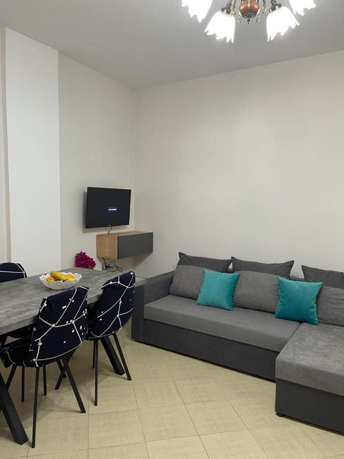 Near By The Sea Apartment Sarandë Buitenkant foto